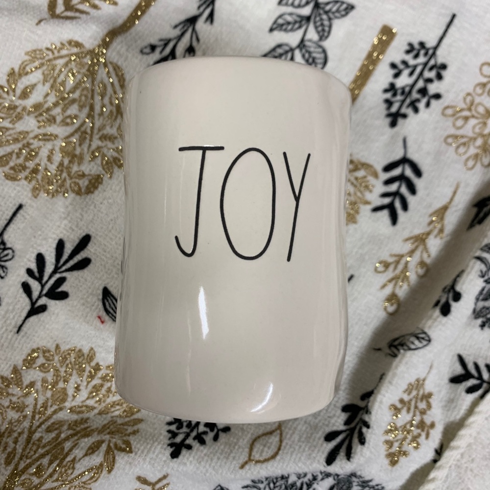 Christmas Rae Dunn joy candle